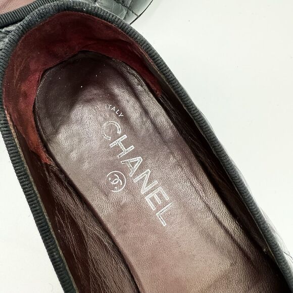 Chanel CC Cap Toe Ballet Flats EU 40 US 9-9.5 Black Quilted Leather Bow Shoe - Picture 10 of 13